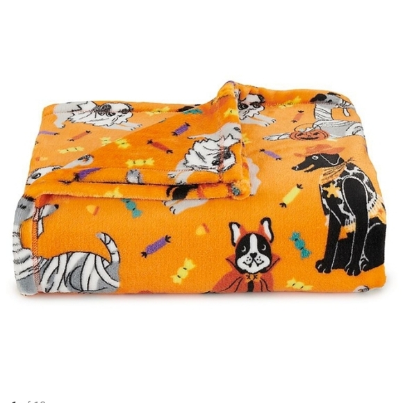 The Big One Halloween Dogs Orange Supersoft Plush Throw Blanket Mummy Cozy - Picture 1 of 1